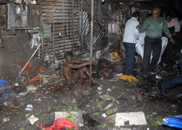 Multiple blasts hit Mumbai 04