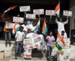 Protesting Anna arrest in various cities of India - Chennai express