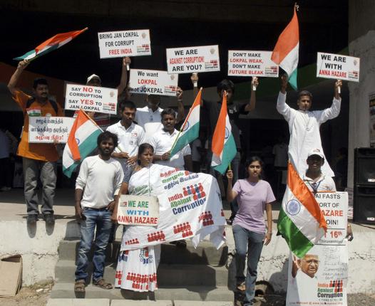 Protesting Anna arrest in various cities of India - Chennai express