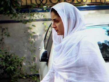 Kareena at funeral