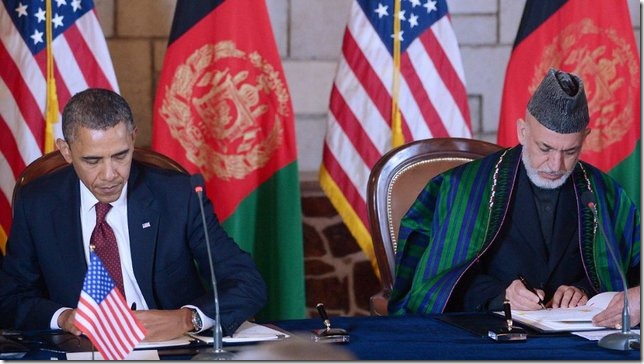 Obama karzai signs deal May 2