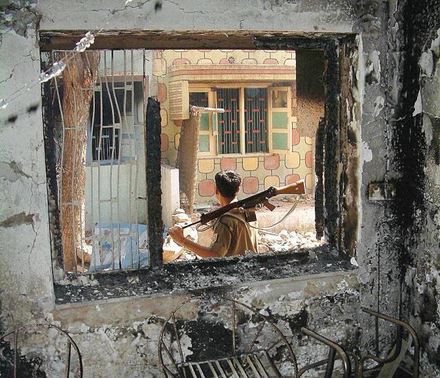 అహ్మదాబాద్, గుల్మార్గ్ కాలనీలోని ఈ ఇంట్లో 18 మంది సజీవదహనం అయ్యారు (ఫొటో: ది హిందు)