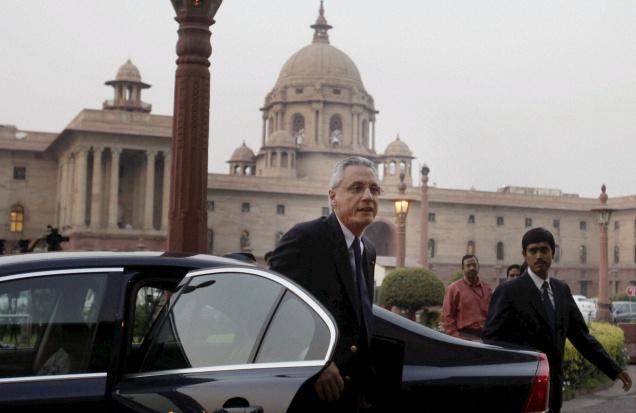 సౌత్ బ్లాక్ వద్దకు వస్తున్న ఇటలీ రాయబారి డేనియల్ మన్సిని