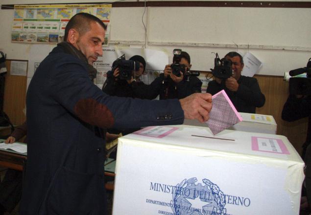 Italian marine Massimiliano Latorre votes at a polling station in Taranto, Italy -Photo: Thi Hindu