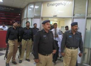 ఆసుపత్రిలో కమెండోల కాపలా