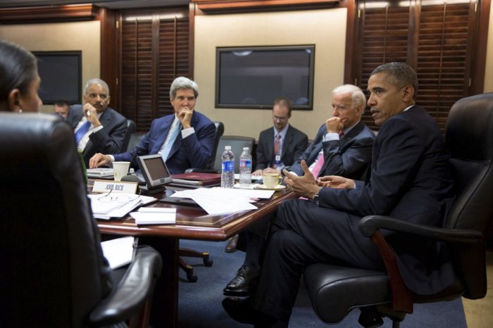 Obama with his officials