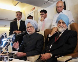 విమానంలో విలేఖరుల సమావేశం