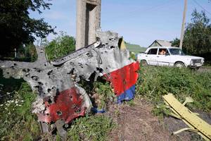 MH17 cockpit fragment (Click to see big image in PDF)