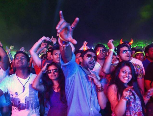 Achche din to Mumbai night life